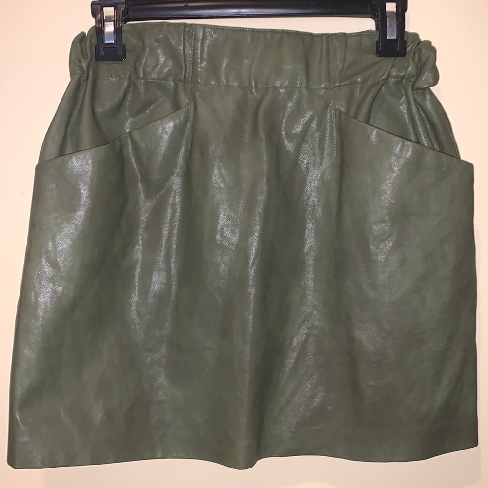Zara Basic Olive Green Faux Leather Mini Skirt Elasticized Waist Pockets XS